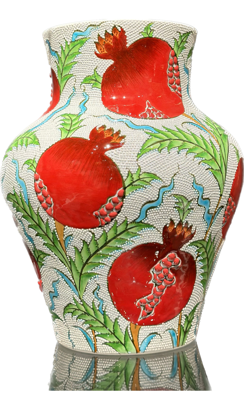 DECORATIVE VASE